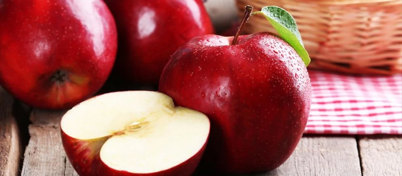 Γιατί τρώμε με λάθος τρόπο τα μήλα;